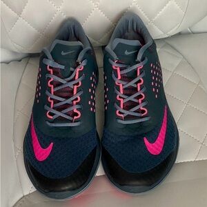 Nike FitSole lightweight running sneaker